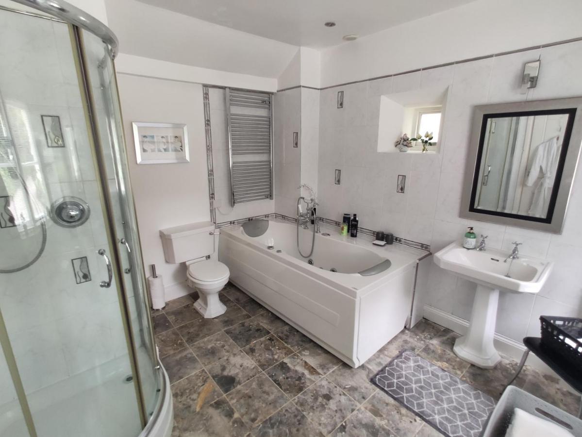 Cascades Gardens 4*